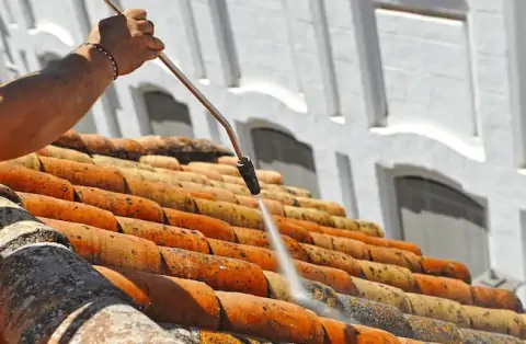 Nettoyage de toitures - Azillanet